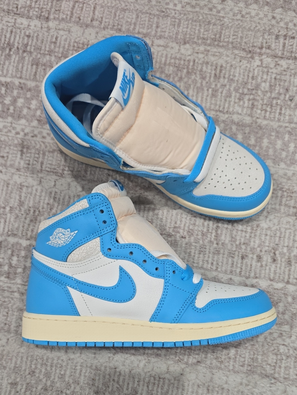 JORDAN UNC Reimagined Retro 1 High OG - Youth, NWOB Size 5.5, Never Used